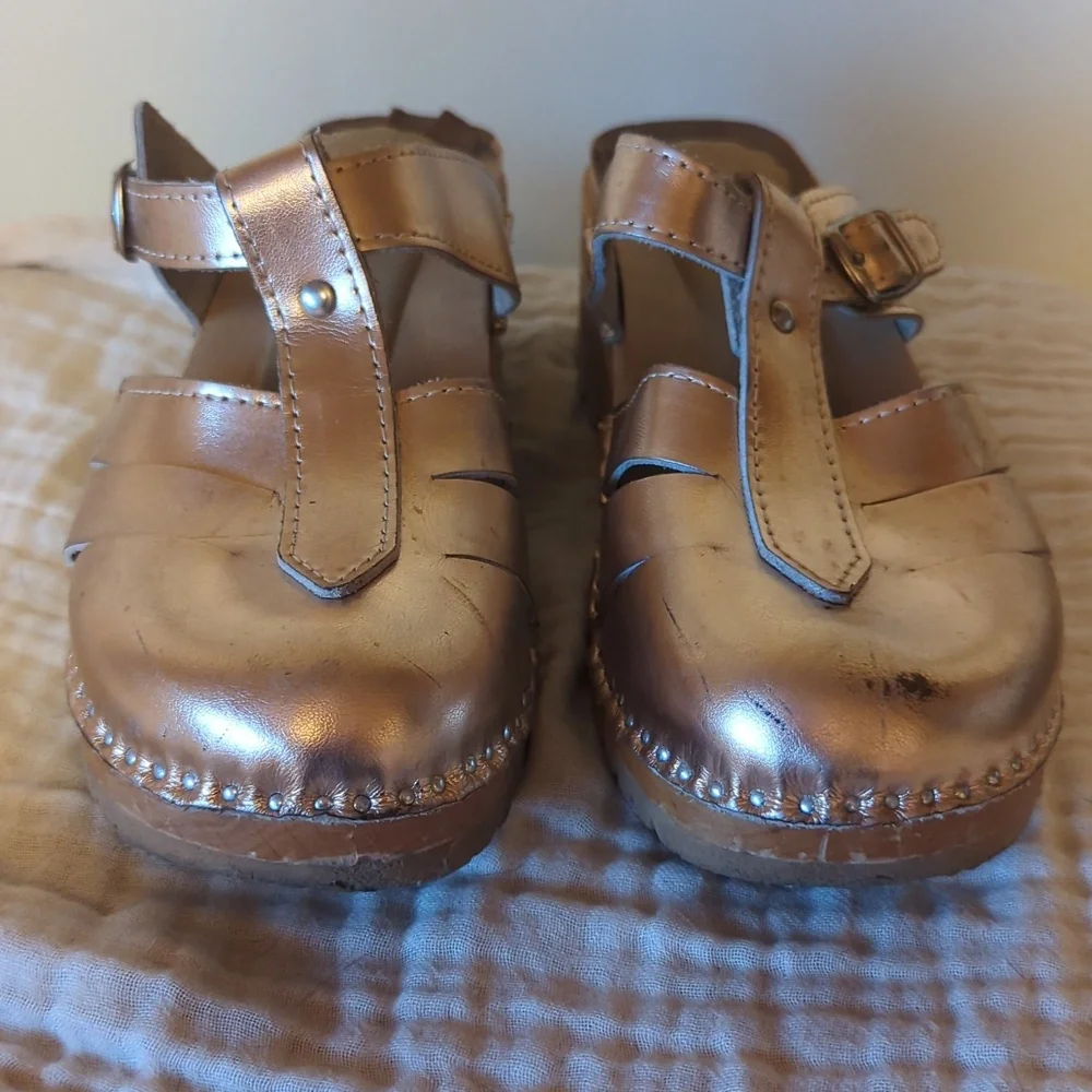 Rose Gold Clogs size 39 - Picture 2 of 4